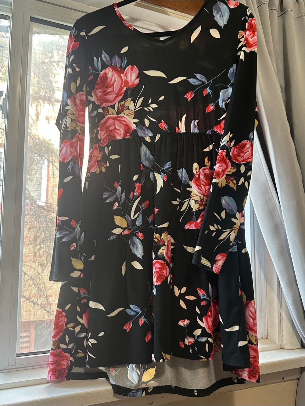 Floral Midi Dress in Black & Multicolor Size Small (Fits Medium)